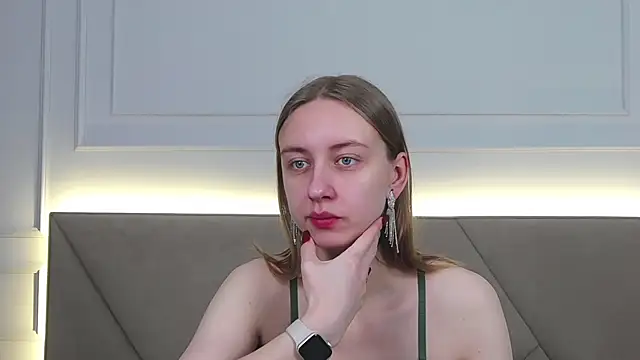 Snapshot of RachaelCute chatting on November 25, 4:24 am RachaelCute online show from November 25, 4:24 am