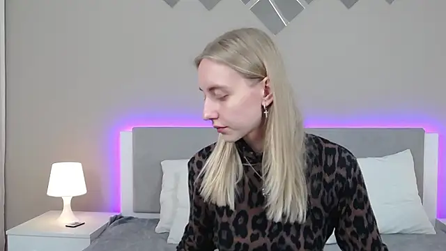 Snapshot of RachaelCute chatting on March 1, 9:42 am RachaelCute online show from March 1, 9:42 am