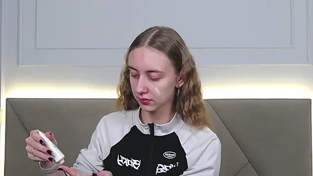 Snapshot of RachaelCute chatting on December 17, 4:28 am RachaelCute online show from December 17, 4:28 am