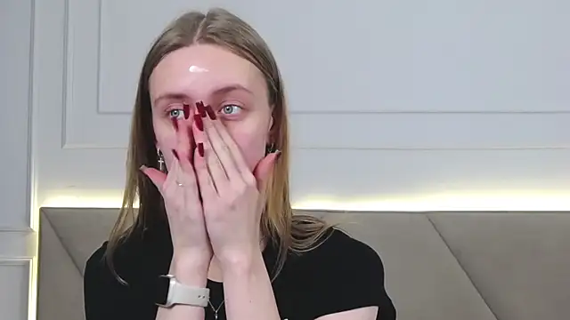 Snapshot of RachaelCute chatting on November 17, 4:27 am RachaelCute online show from November 17, 4:27 am