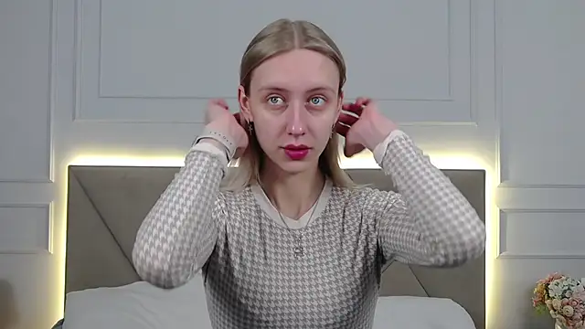 Snapshot of RachaelCute chatting on February 19, 12:35 pm RachaelCute online show from February 19, 12:35 pm