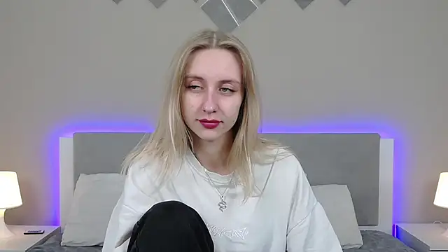 RachaelCute online show from March 12, 9:13 am