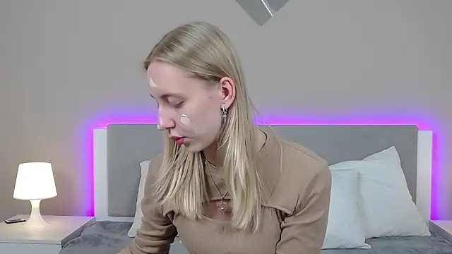 Snapshot of RachaelCute chatting on February 27, 1:22 pm RachaelCute online show from February 27, 1:22 pm