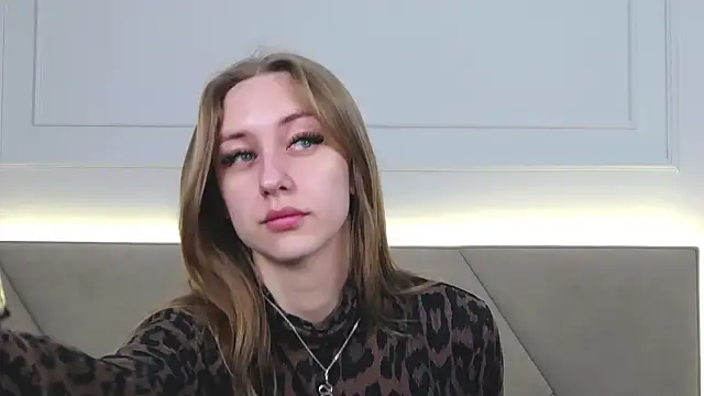 Snapshot of RachaelCute chatting on December 20, 4:15 am RachaelCute online show from December 20, 4:15 am