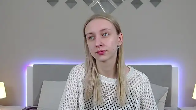 RachaelCute online show from April 2, 12:01 pm