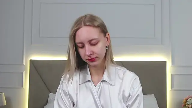 Snapshot of RachaelCute chatting on February 4, 10:21 am RachaelCute online show from February 4, 10:21 am