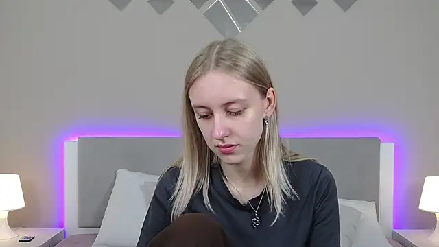 RachaelCute online show from March 28, 11:11 am