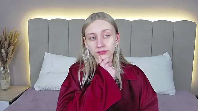 RachaelCute online show from April 4, 3:57 am