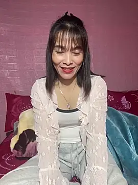 Snapshot of Soursop-op chatting on February 12, 6:13 am Soursop-op online show from February 12, 6:13 am