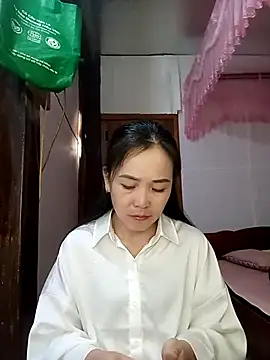 Feeling-hot online show from March 17, 3:20 am