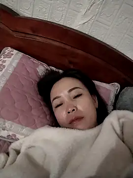 Feeling-hot online show from February 8, 1:03 am