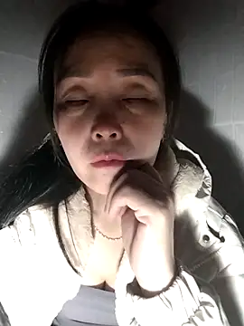 Feeling-hot online show from November 23, 9:03 pm