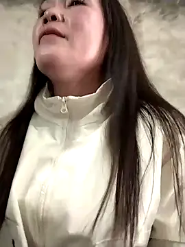 Feeling-hot online show from February 18, 5:16 am