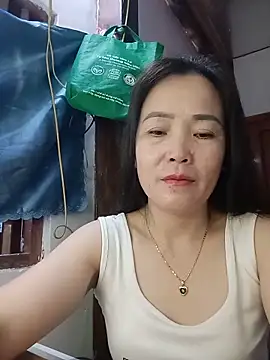 Feeling-hot online show from May 26, 3:15 am