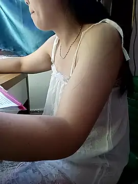 Feeling-hot online show from May 8, 3:10 am