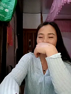 Feeling-hot online show from May 11, 2:45 pm