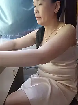 Snapshot of Feeling-hot chatting on June 2, 3:50 am Feeling-hot online show from June 2, 3:50 am