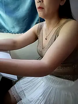 Feeling-hot online show from May 9, 3:32 am
