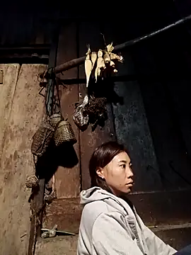 Snapshot of -Chua-90 chatting on February 12, 10:20 pm -Chua-90 online show from February 12, 10:20 pm