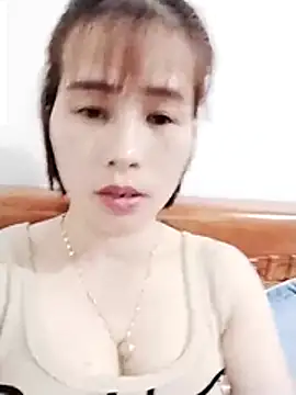 Swan-white123 online show from December 4, 1:10 pm