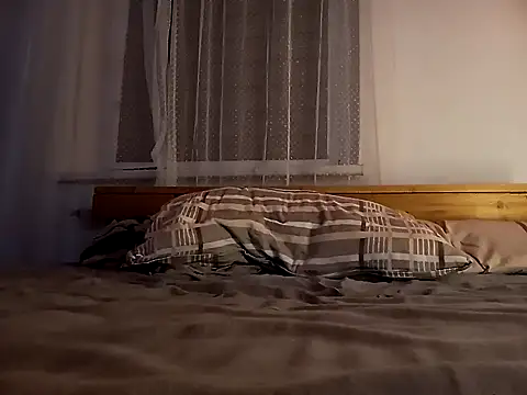 Snapshot of bigdickwantpussy chatting on November 17, 2:26 am bigdickwantpussy online show from November 17, 2:26 am