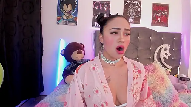 lunabritton1 online show from January 12, 4:08 am