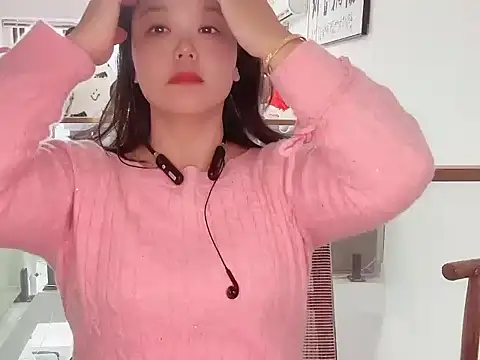 Snapshot of Lydia-Wei chatting on November 13, 7:12 am Lydia-Wei online show from November 13, 7:12 am