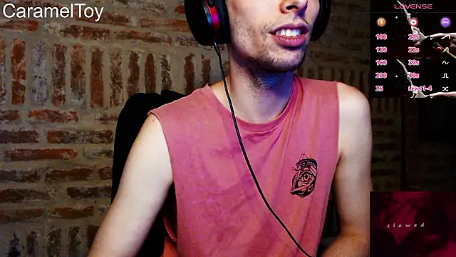 Snapshot of CaramelToy chatting on February 21, 5:42 am CaramelToy online show from February 21, 5:42 am