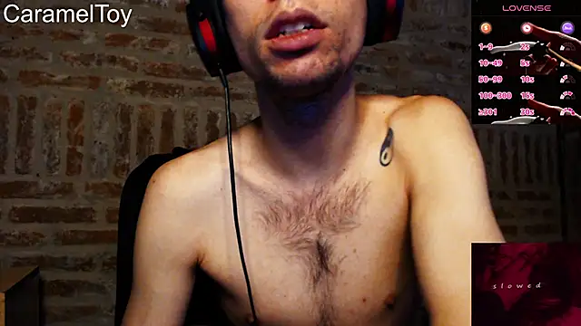 Snapshot of CaramelToy chatting on February 18, 6:15 pm CaramelToy online show from February 18, 6:15 pm