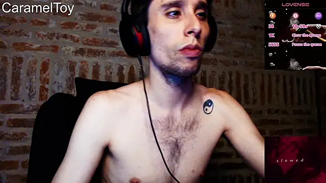 Snapshot of CaramelToy chatting on February 24, 6:25 am CaramelToy online show from February 24, 6:25 am