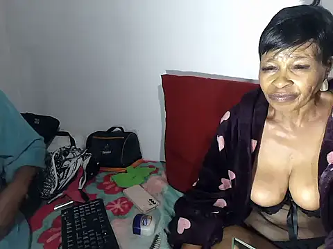 GucciladyXXXX online show from November 20, 8:31 pm