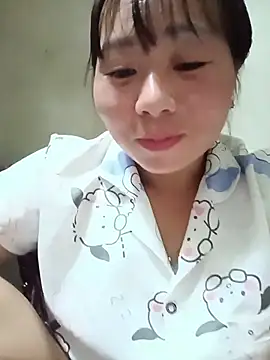 Snapshot of vangkt-cute chatting on July 24, 1:51 pm vangkt-cute online show from July 24, 1:51 pm