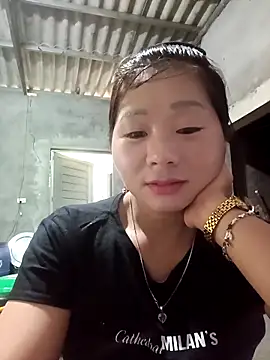 Snapshot of vangkt-cute chatting on March 2, 7:37 am vangkt-cute online show from March 2, 7:37 am