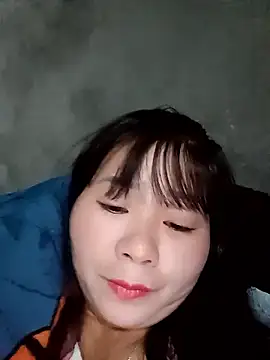 Snapshot of vangkt-cute chatting on January 10, 12:33 pm vangkt-cute online show from January 10, 12:33 pm