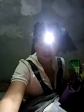 Snapshot of vangkt-cute chatting on February 3, 8:03 pm vangkt-cute online show from February 3, 8:03 pm