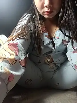 vangkt-cute online show from May 10, 8:11 pm