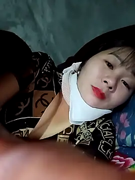 Snapshot of vangkt-cute chatting on January 19, 5:11 am vangkt-cute online show from January 19, 5:11 am