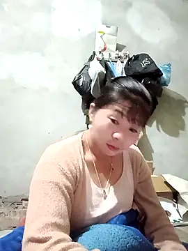 Snapshot of vangkt-cute chatting on December 3, 4:06 pm vangkt-cute online show from December 3, 4:06 pm