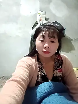 Snapshot of vangkt-cute chatting on December 18, 6:34 pm vangkt-cute online show from December 18, 6:34 pm