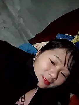 Snapshot of vangkt-cute chatting on January 7, 10:37 pm vangkt-cute online show from January 7, 10:37 pm