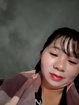 Snapshot of vangkt-cute chatting on January 10, 12:28 am vangkt-cute online show from January 10, 12:28 am