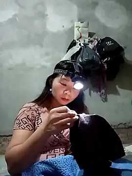 Snapshot of vangkt-cute chatting on December 21, 11:45 am vangkt-cute online show from December 21, 11:45 am