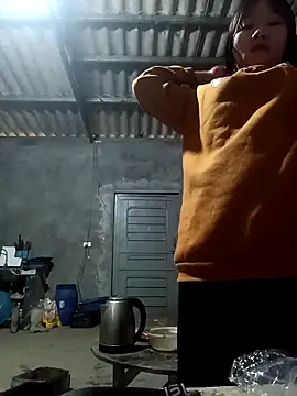 Snapshot of vangkt-cute chatting on February 10, 4:44 am vangkt-cute online show from February 10, 4:44 am