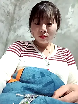 Snapshot of vangkt-cute chatting on February 6, 1:51 pm vangkt-cute online show from February 6, 1:51 pm