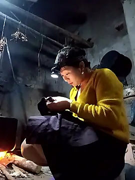 Snapshot of vangkt-cute chatting on January 14, 12:20 pm vangkt-cute online show from January 14, 12:20 pm