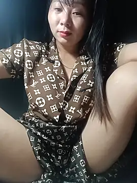 vangkt-cute online show from May 24, 5:46 pm