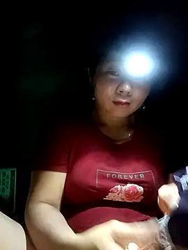 Snapshot of vangkt-cute chatting on March 1, 4:56 am vangkt-cute online show from March 1, 4:56 am