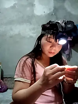 Snapshot of vangkt-cute chatting on February 25, 8:52 pm vangkt-cute online show from February 25, 8:52 pm