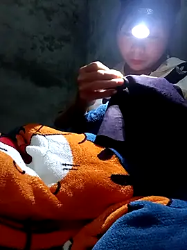 Snapshot of vangkt-cute chatting on February 3, 3:26 am vangkt-cute online show from February 3, 3:26 am