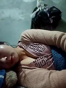 Snapshot of vangkt-cute chatting on December 19, 7:49 pm vangkt-cute online show from December 19, 7:49 pm